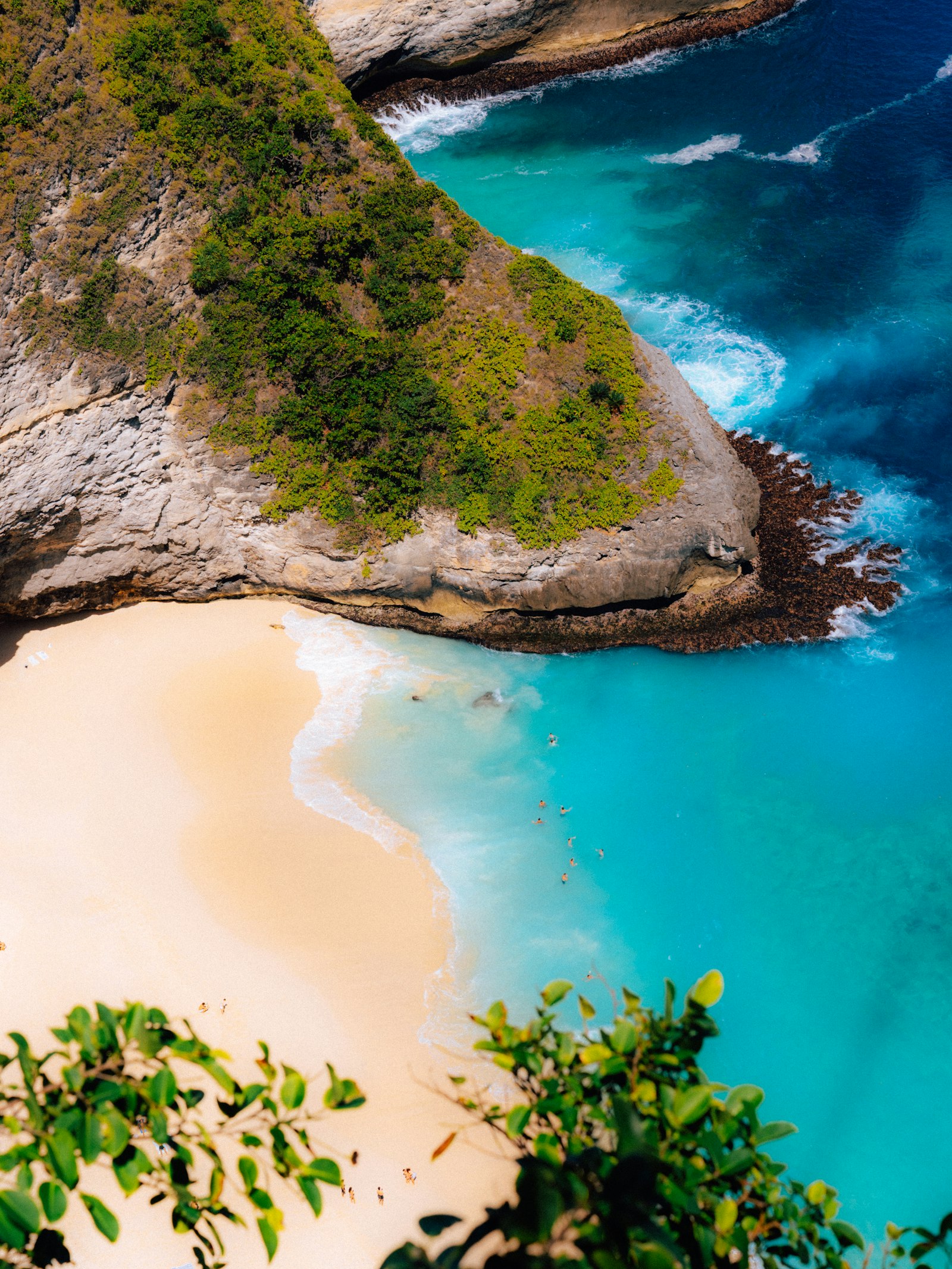 Tropical beach in Bali - dental tourism destination for Australian patients